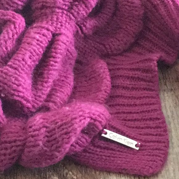 Calvin Klein knit scarf - Picture 2 of 3